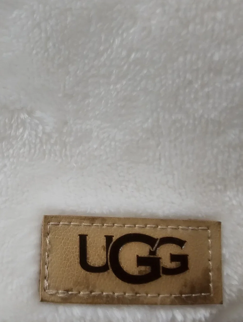 UGG Reversible Faux Fur Comforter Set King White + 1 Sham Cozy Luxury Bedding